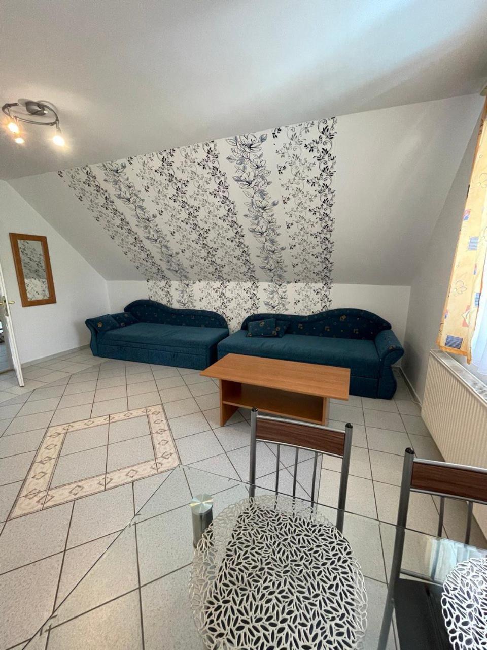 Zamor 10 Apartmant Кестхей